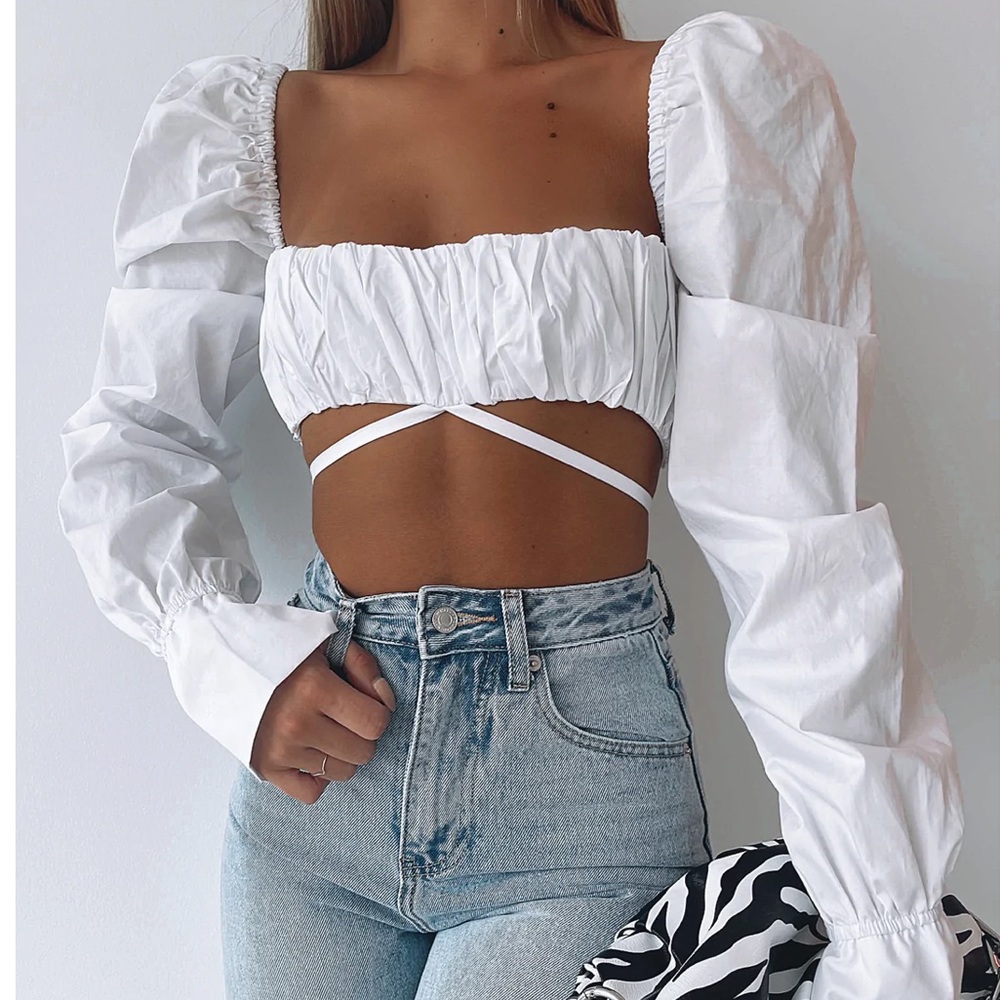 White fox notified Opposite Sides Long Sleeve Crop White